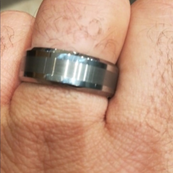 TUNGSTEN Men’s Carbide Ring. - Picture 7 of 8